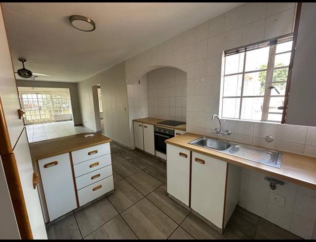 2 BEDROOM TOWNHOUSE FOR SALE IN LAMBTON